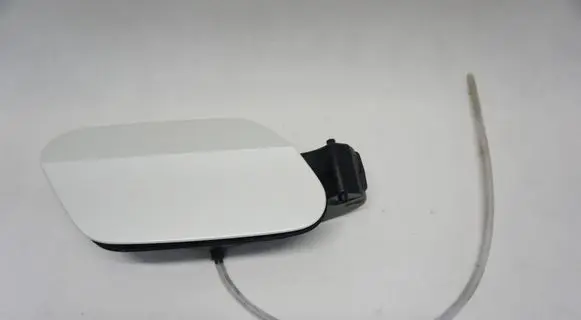 Volkswagen Golf VIII Fuel tank cap 