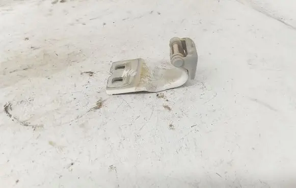 Ford Kuga I Tailgate/trunk/boot hinge