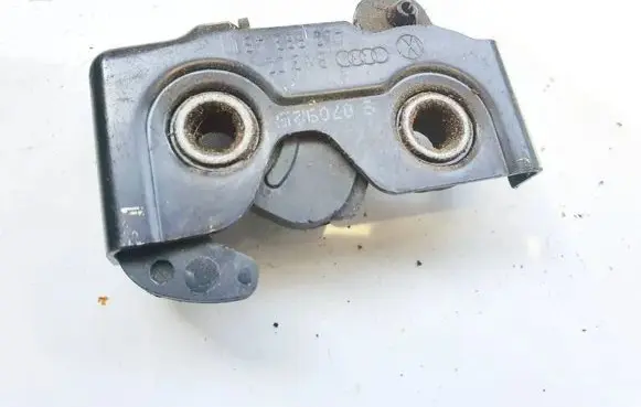 Volkswagen Touareg I Seat back rest lock catch 4l0883481