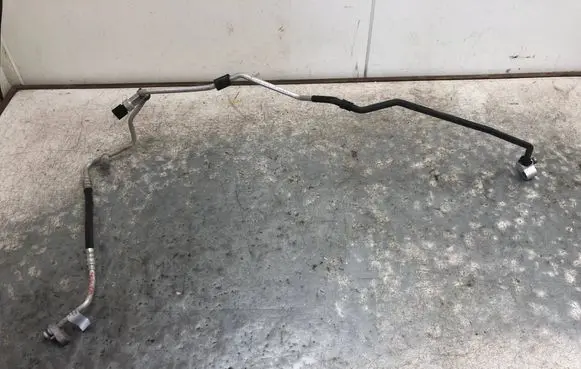 Audi Q3 8U Air conditioning (A/C) pipe/hose 8U0816741E
