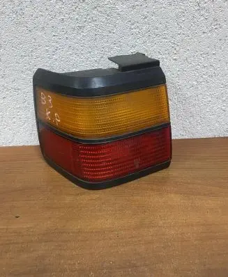 Volkswagen PASSAT B3 Tailgate rear/tail lights 357945111 E1020