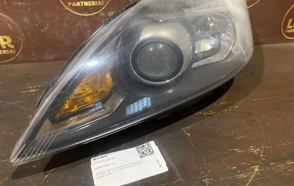 Ford Focus Headlight/headlamp 8M5113008CC