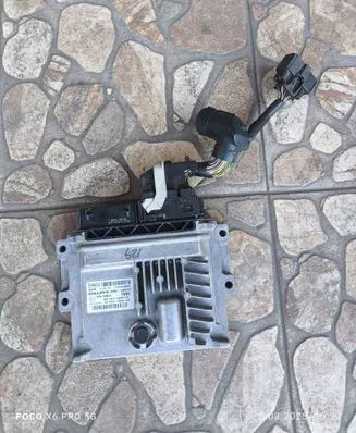 Ford Mondeo MK V Engine control unit/module DS7112B684UE 28497721 97RI010012