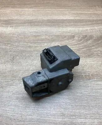 Mercedes-Benz E W210 Steering wheel lock 0006997780401