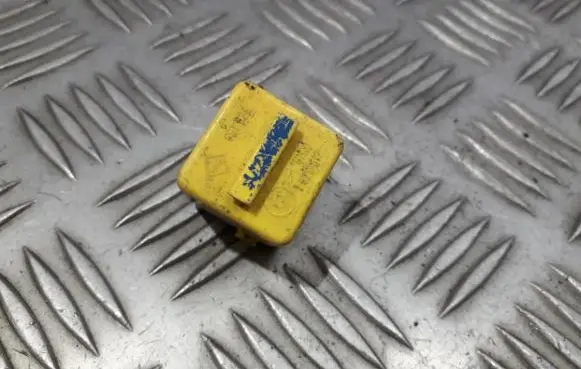 BMW 5 E34 Other relay 61311379817 61.311379817