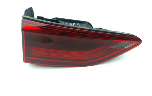 Volkswagen Golf VIII Tailgate rear/tail lights 5H0945093D