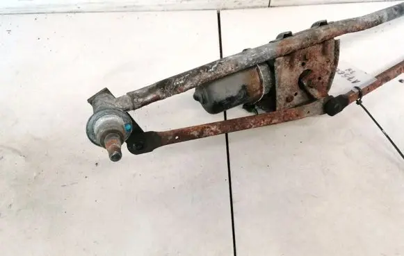 Iveco Daily 40.8 Front wiper linkage and motor
