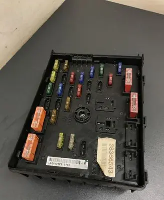 Volkswagen PASSAT B6 Fuse module
