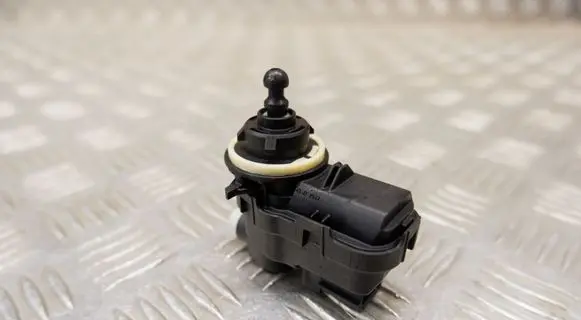 Toyota Yaris XP210 Headlight level adjustment motor 90013783