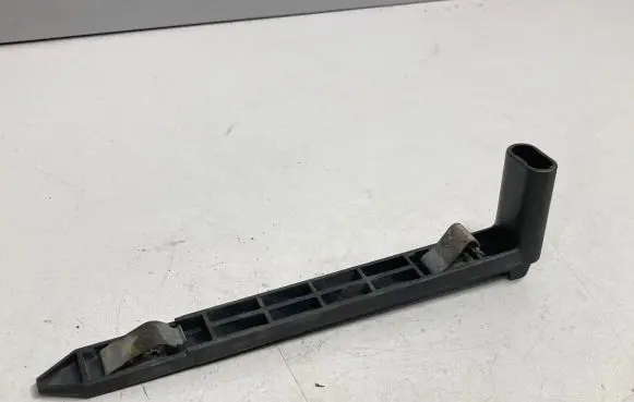 Volvo XC60 Headlight/headlamp mounting bracket 30763154 89075547