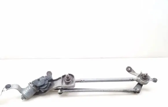 Opel Insignia A Front wiper linkage and motor