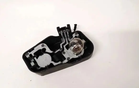 BMW 3 E46 Tail light bulb cover holder 230570r 8374810