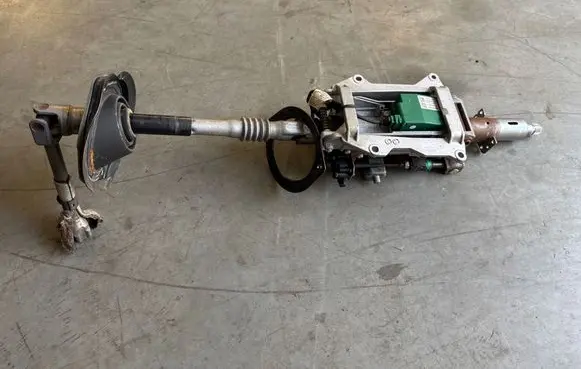 Maserati Ghibli Steering wheel axle 06700067910