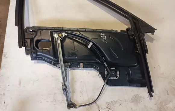 Audi 80 90 S2 B4 Front door manual window regulator 
