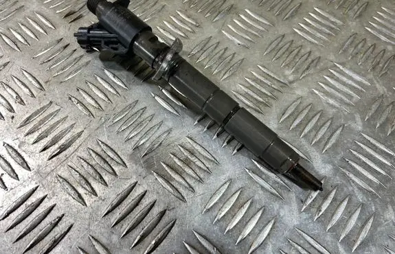 Volvo XC60 Fuel injector 31303238 0445116046