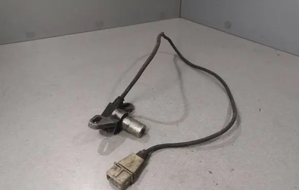 Audi A6 S6 C4 4A Crankshaft position sensor 078905389C