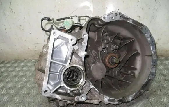 Suzuki SX4 S-Cross Manual 6 speed gearbox ZE2