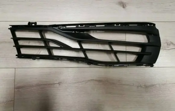 BMW 6 G32 Gran Turismo Front bumper lower grill 7415587