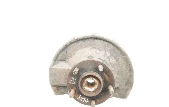Mitsubishi Lancer VIII Front wheel hub