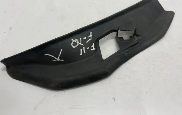 BMW 5 F10 F11 Rear/tail light trim molding 7233879