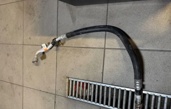 Ford Focus Air conditioning (A/C) pipe/hose JX6119N602MB 0374A 15061802AP