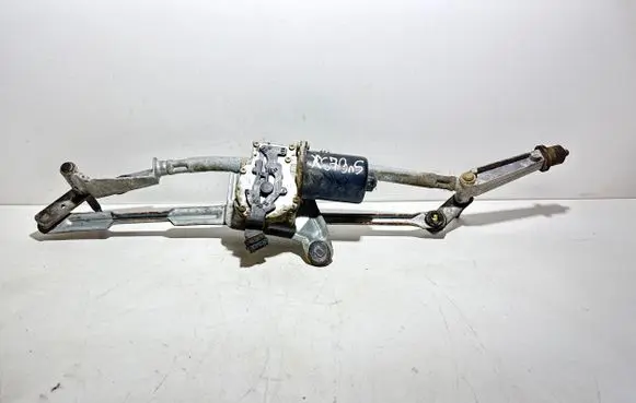 Volvo XC70 Front wiper linkage and motor 8648345