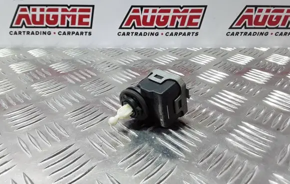 Audi A6 S6 C5 4B Headlight level adjustment motor 6Y0941295