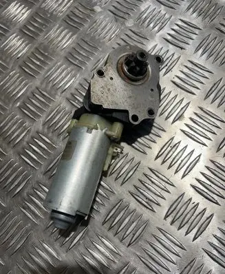 Volvo XC90 Seat adjustment motor 0130002525 198387103 190208