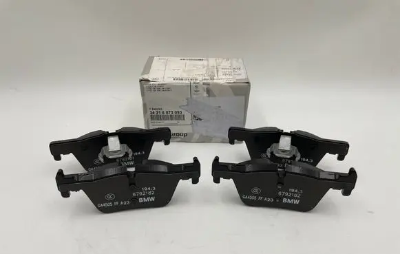 BMW 1 F20 F21 Brake pads (rear) 6873093 34216873093 213752644248