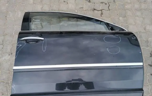Volkswagen Phaeton Front door