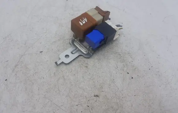 Nissan X-Trail T30 Other relay 2523079964