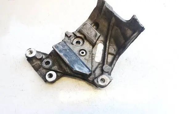 Peugeot 508 Engine mounting bracket 505932