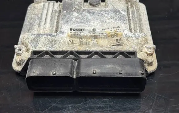Saab 9-3 Ver2 Engine control unit/module 0281016153 55572463 1039S26648