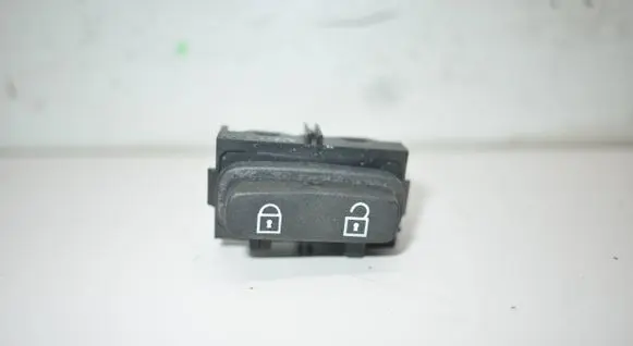 Volvo V70 Central locking switch button 30710476