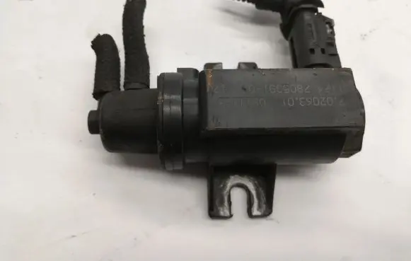 BMW 5 E60 E61 Turbo solenoid valve 70206301