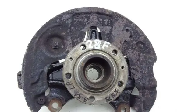 Peugeot 308 Front wheel hub spindle knuckle