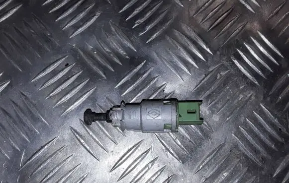 Clutch pedal sensor