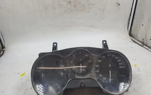 Seat Leon (1P) Speedometer (instrument cluster) 110080281019