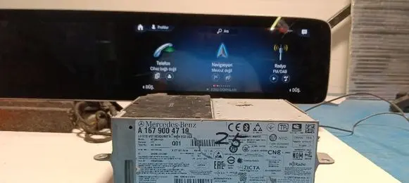 Mercedes-Benz A W177 Radio/CD/DVD/GPS head unit A1679004719