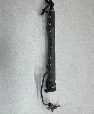 Volvo V70 Fuel main line pipe 0445215023 30757146