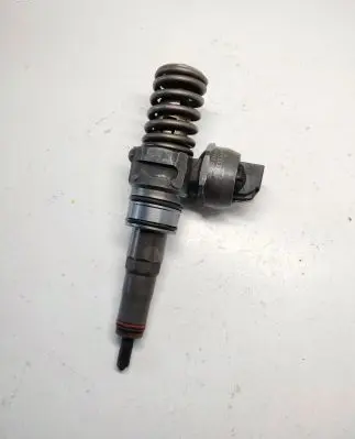 Volkswagen Golf V Fuel injector 038130073BQ