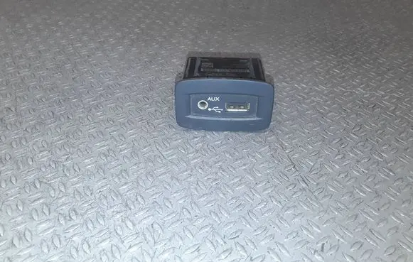 Nissan Primastar AUX in-socket connector 280230006R