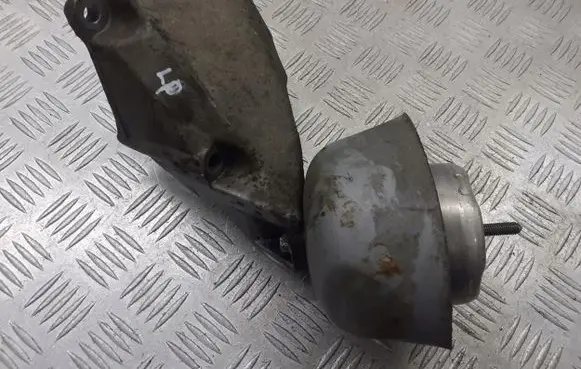 Audi A6 S6 C5 4B Gearbox mount 8D0199307G