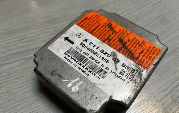 Mercedes-Benz E W211 Airbag control unit/module A2118205785
