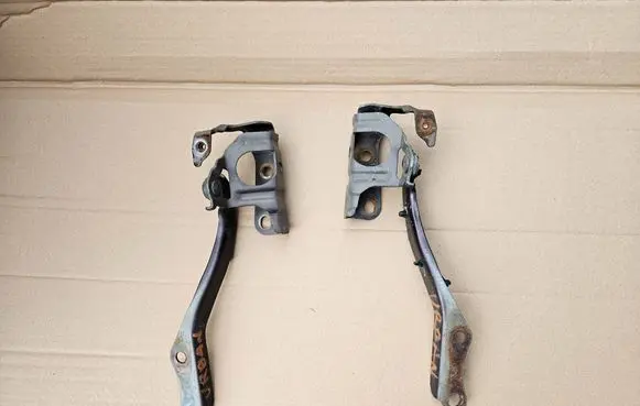 Toyota Urban Cruiser (XP110) Engine bonnet/hood hinges 53410-52271 53420-52271