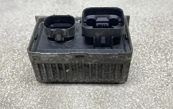 Opel Insignia A Glow plug pre-heat relay 55574293