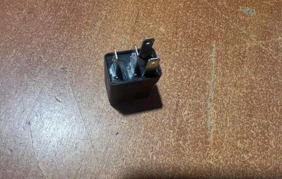 Opel Zafira B Other relay 24435922 70220 12V20A