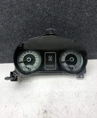 Mitsubishi Pajero Speedometer (instrument cluster) 8100A626