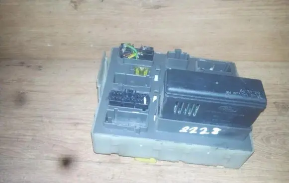Ford Focus Fuse box set 98ag14k130ae