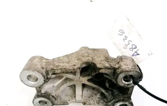 KIA Ceed Engine mounting bracket